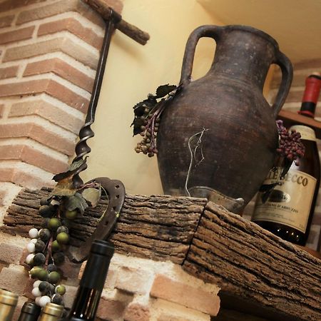 Hotel Il Ghiro オヴィンドリ エクステリア 写真