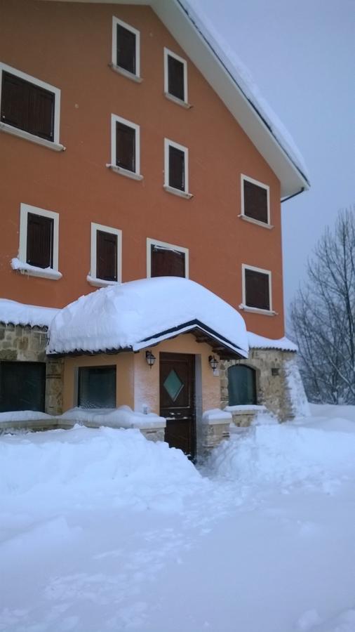 Hotel Il Ghiro オヴィンドリ エクステリア 写真