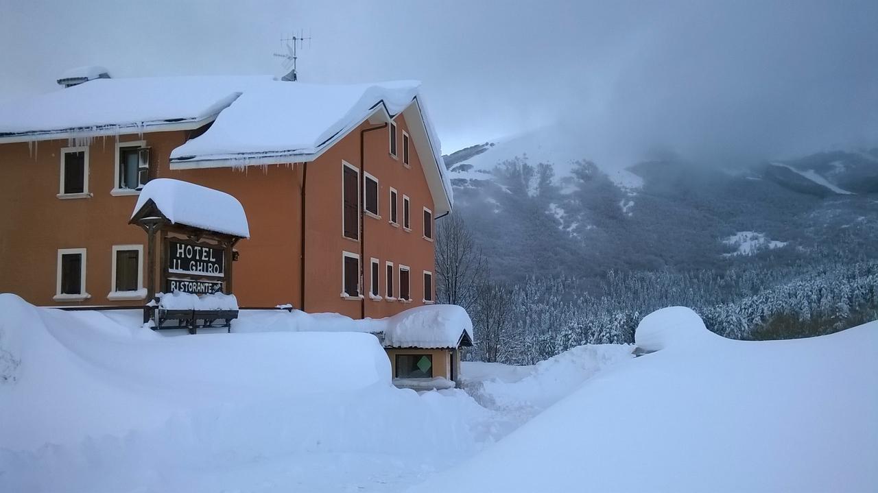 Hotel Il Ghiro オヴィンドリ エクステリア 写真